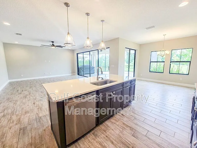 12664 Oak Hill Way — Photo 10