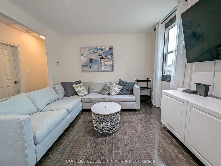4 Albert St — Photo 9