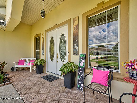 3rd image of 4056 Sand Ridge Dr