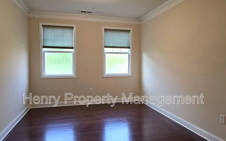2024 Poplar High Pl — Photo 12