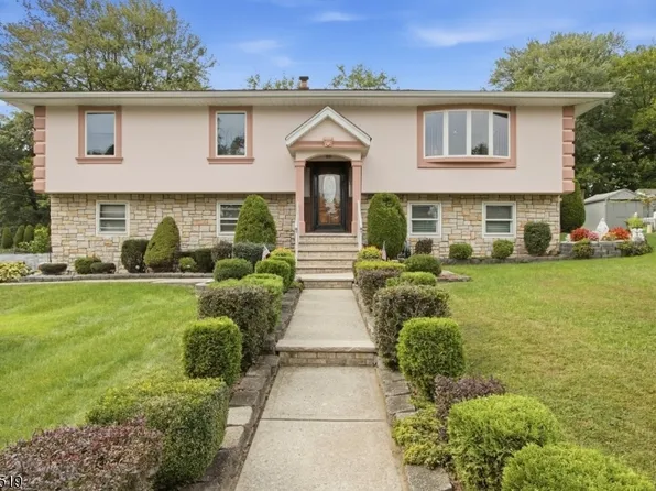 14 Leonard Rd, Butler Boro, NJ 07405