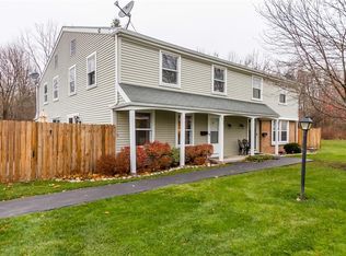 677 Hidden Valley Rd, Rochester, NY 14624