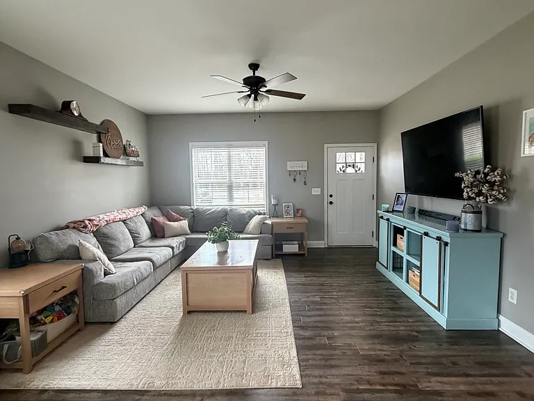 7652 Oakdale Rd — Photo 2