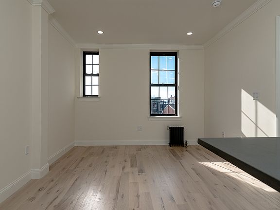 2nd image of 946 Bushwick Ave #208