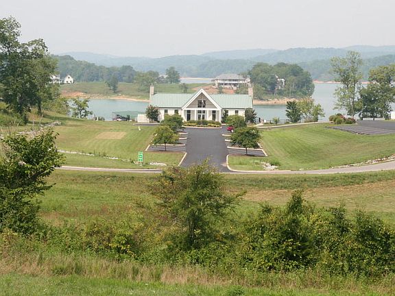 3rd image of 147 Apple Ln