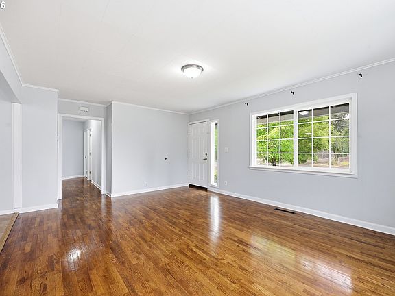 5th image of 950 Williams St