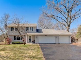 2904 Stratton Cir, Minnetonka, MN 55305