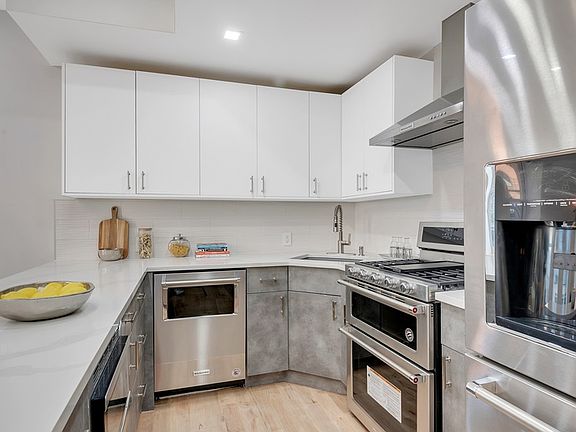 3rd image of 537 Court St #2R