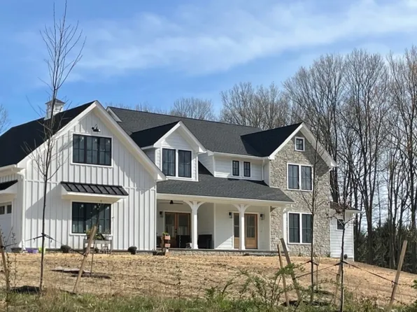 2 Valley Pl, Chester Twp., NJ 07930
