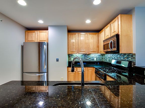 3rd image of 333 W Mifflin St Unit 8140