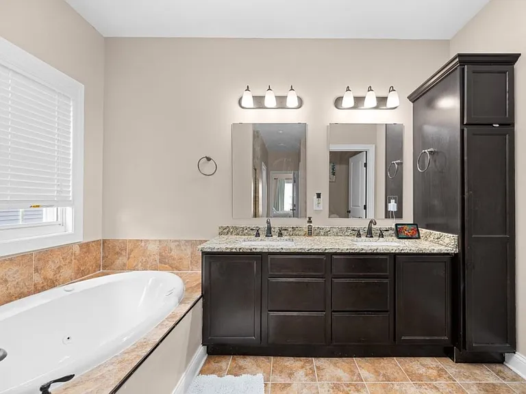 67 Cobblestone Ln — Photo 27