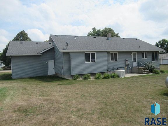 4th image of 241 6th St