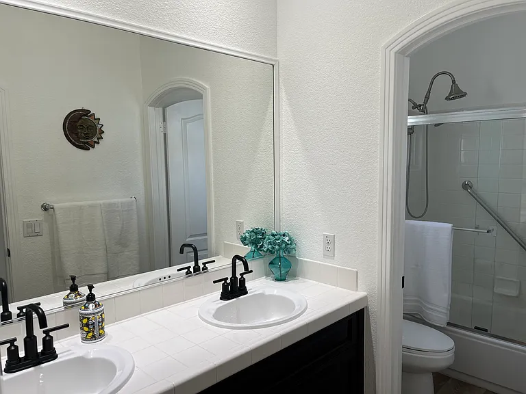 secondary bathroom