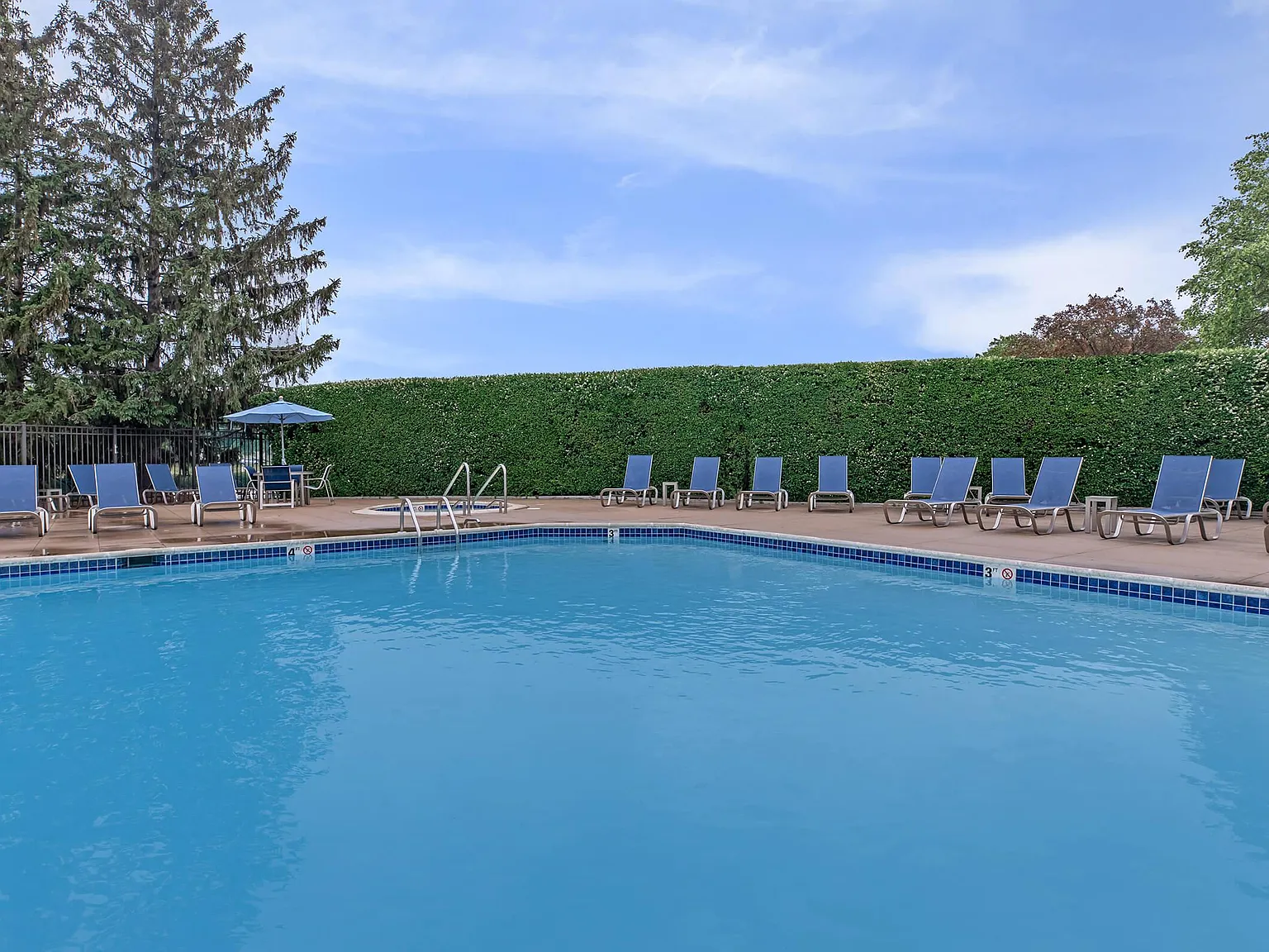 Manors at Knollwood — Photo 2