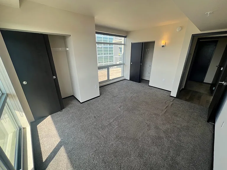 Galaxie High Rise Apartments — Photo 69