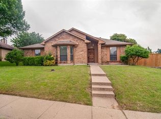 2102 Woodglen Dr, Garland, TX 75040