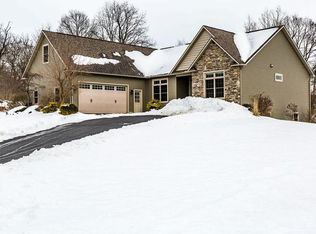 8100 Broadfield Rd, Manlius, NY 13104