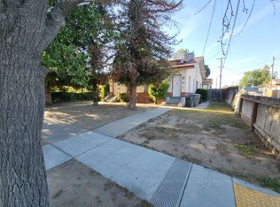 2111 Palm St, Bakersfield, CA 93304