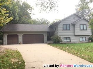 26685 Woodcrest Dr, Elko New Market, MN 55020
