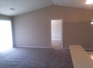 30 Fox Chase Ln APT 12, Southgate, KY 41071