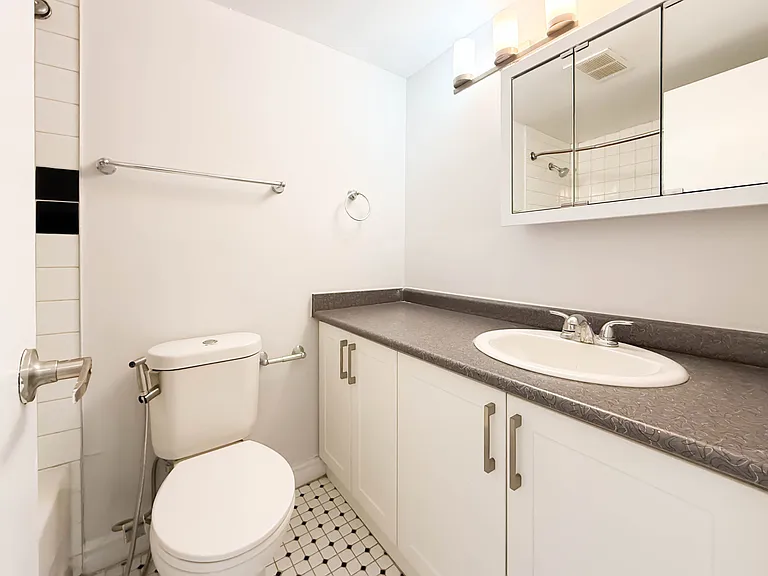 40 Stevenson Rd — Photo 12