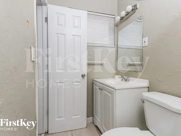 314 NW 49th Ave — Photo 12