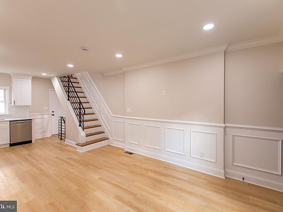3rd image of 1542 S Bambrey St