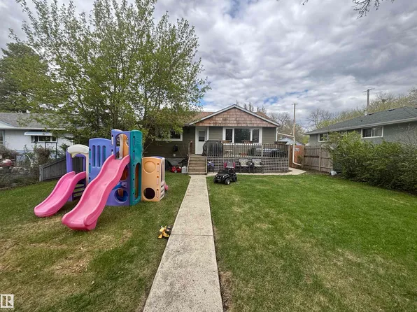 21 Elizabeth Dr, Fort Saskatchewan, AB T8L 2M4