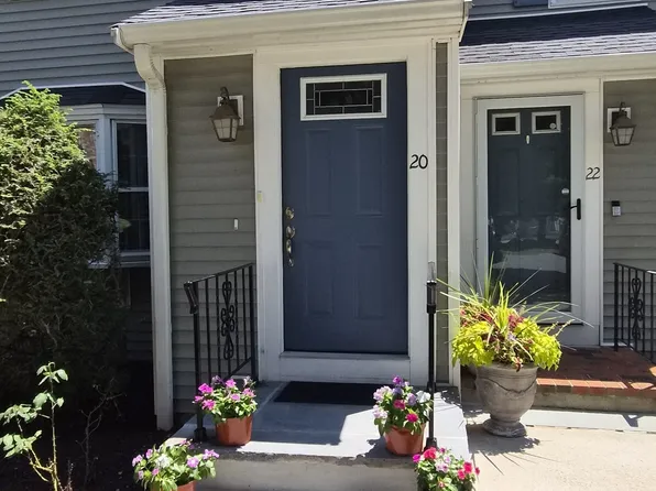 20 Daniel Dr Unit 20, North Easton, MA 02356