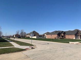 300 Stone Cutter Dr, Bourbonnais, IL 60914