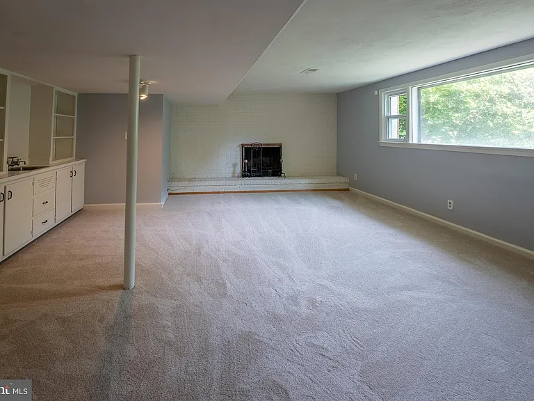 6438 Woodville Dr — Photo 18