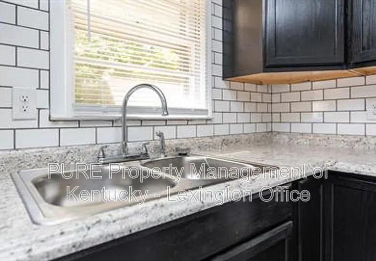 2483 Thornberry Ct — Photo 9