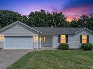 868 Molloy Dr, O'Fallon, MO 63366