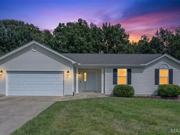 868 Molloy Dr, O'Fallon, MO 63366