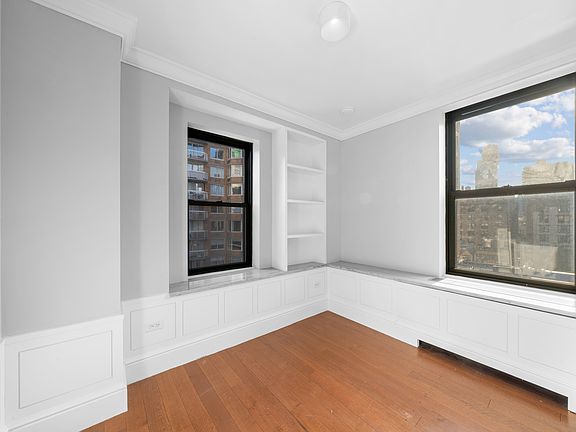 3rd image of 240 W 73rd St APT 915