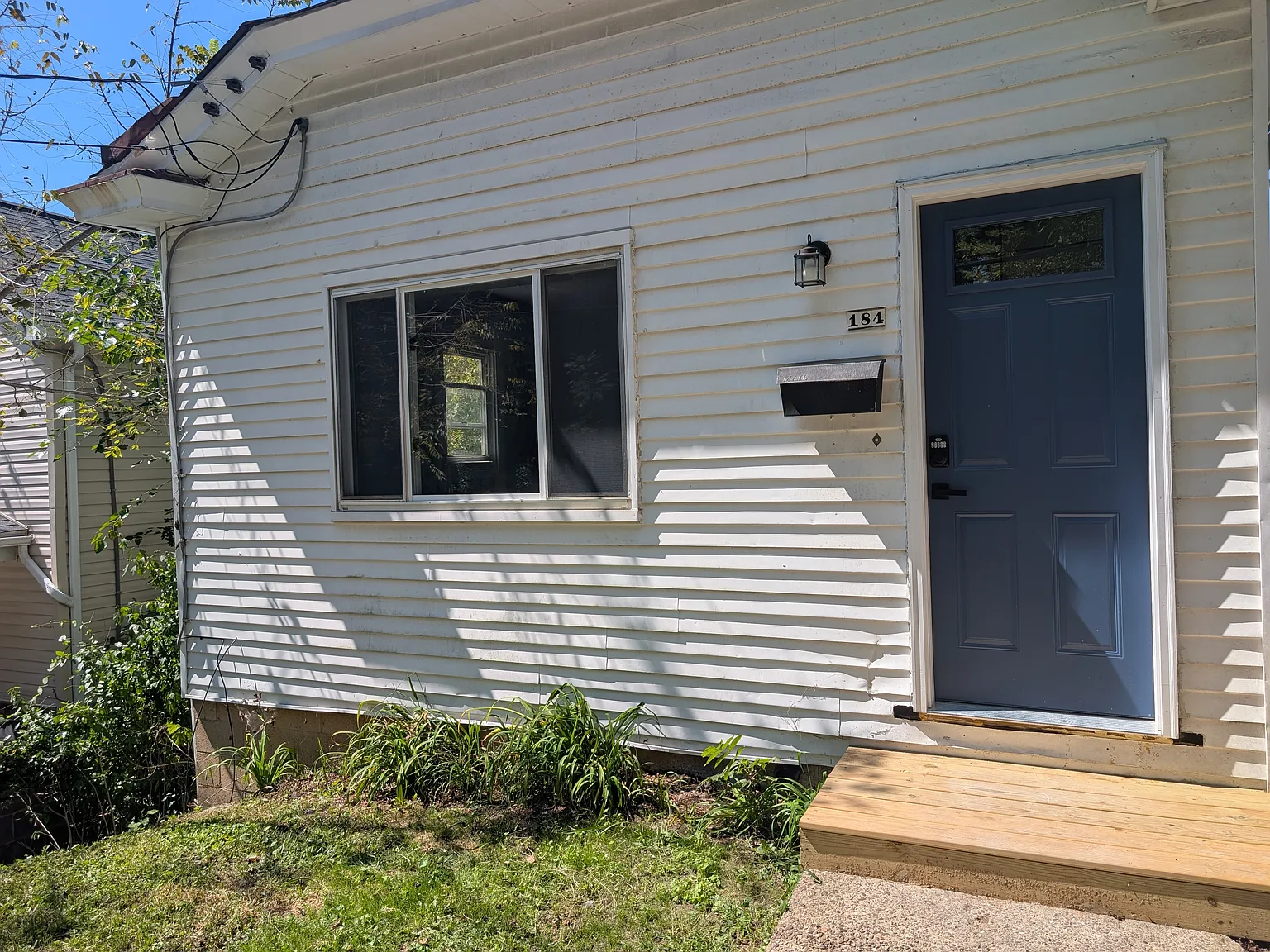 2 bed, $1,100 — Photo 1