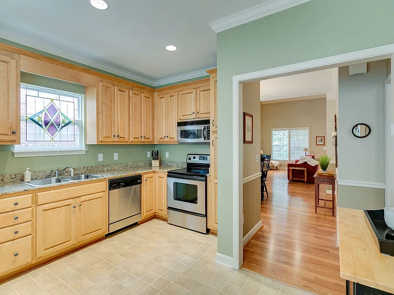1870 Brentwood Pointe — Photo 3