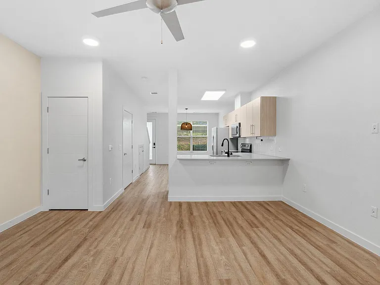7805 Cooper Ln #606 — Photo 15