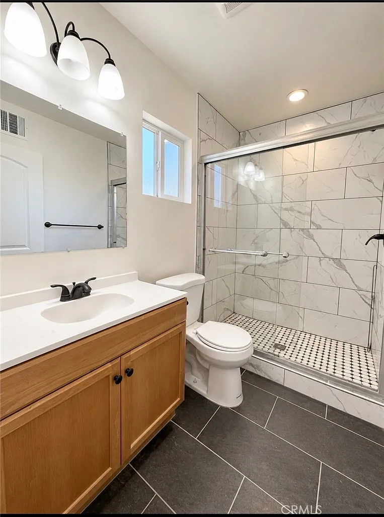3 bed, 2423 sqft, $3,500 — Photo 4