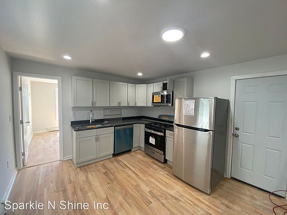 5th image of 303 8th Ave APT 4