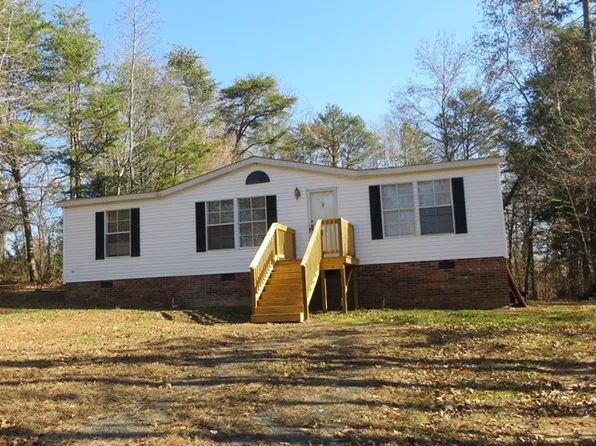 1621 Airport Rd, Ringgold, VA 24586