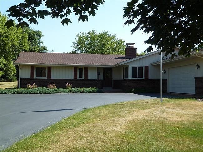 1st image of S35W27540 Country Club Ct