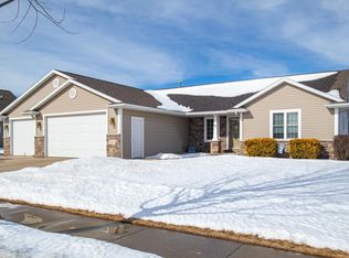 510 Jeanette St, Combined Locks, WI 54113