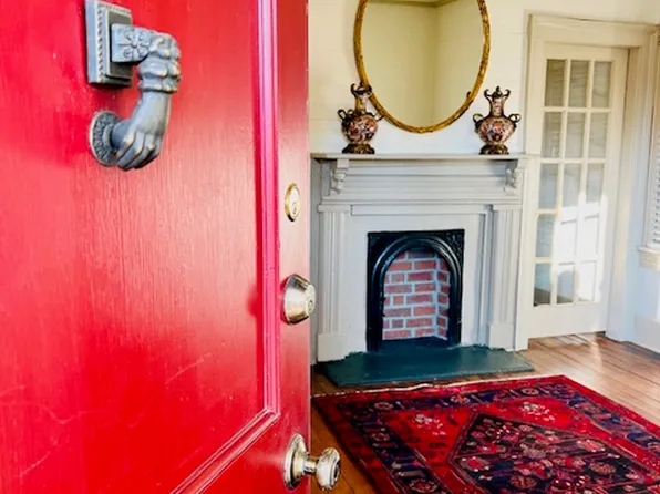 14 E 42nd St, Savannah, GA 31401