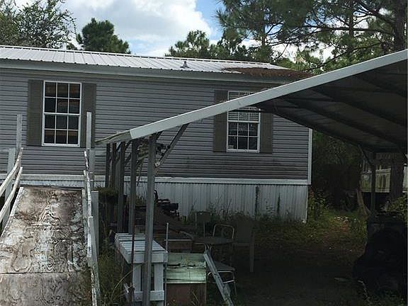 3rd image of 636 S Live Oak St
