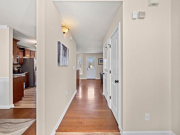 4th image of 2876 Brewster Dr
