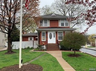 656 River Rd FLOOR 2, New Milford, NJ 07646