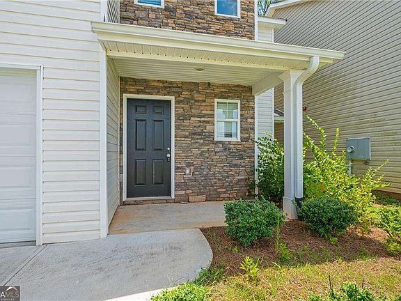 2nd image of 631 Carlton Pointe Dr