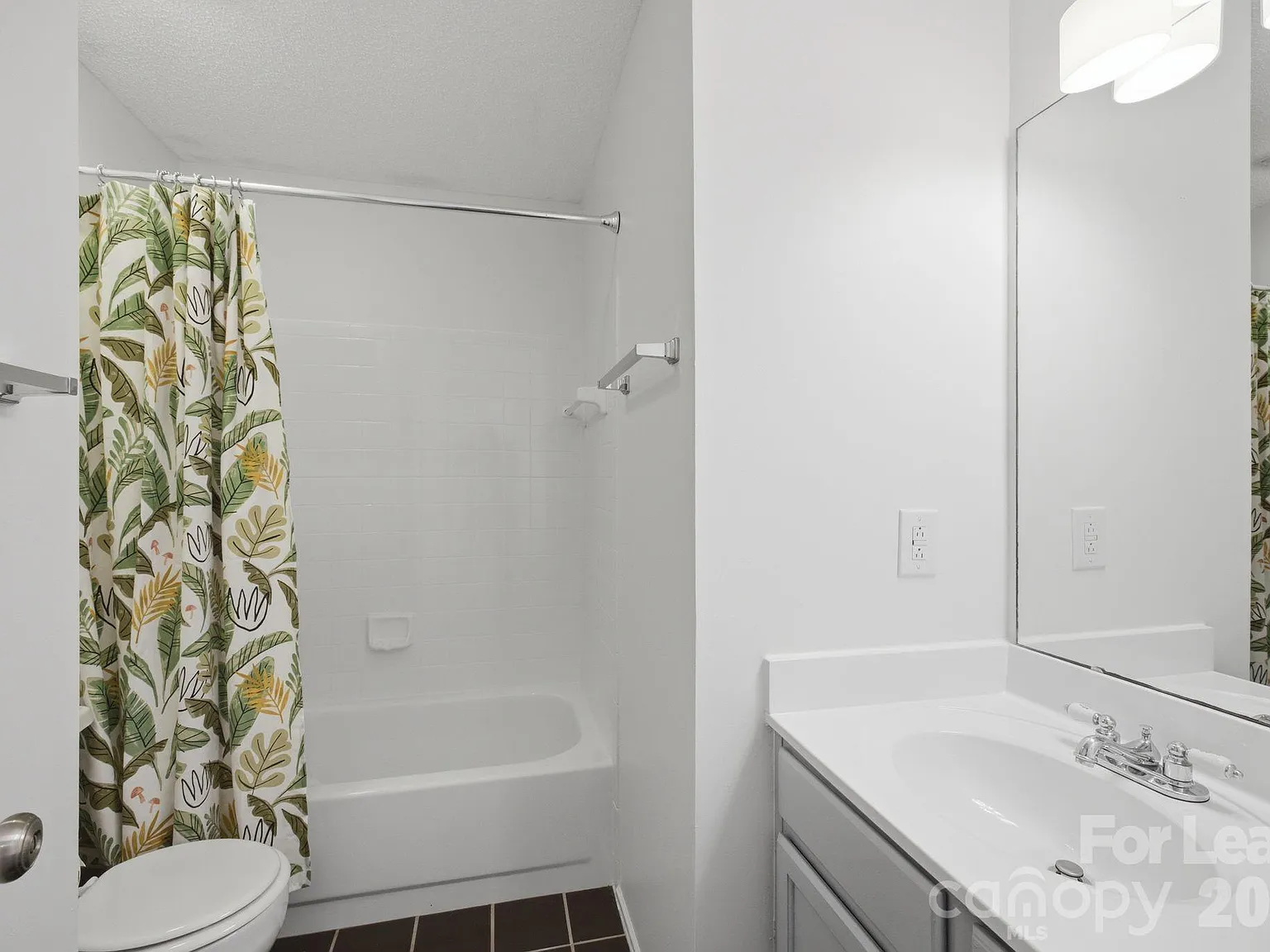 2 bed, 2.0 bath, 761 sqft, $1,900 — Photo 4