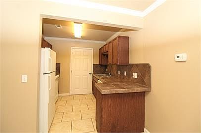 5th image of 2060 N Leverett Ave #3